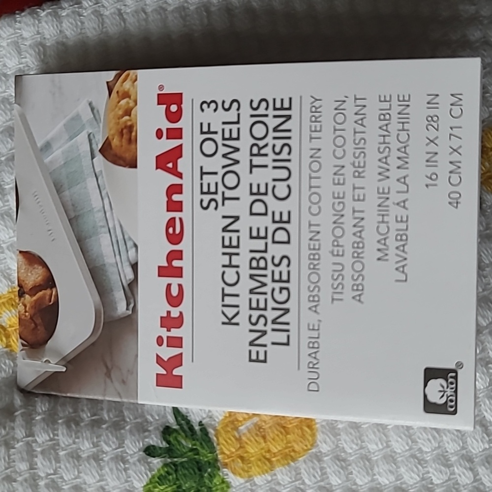 KitchenAide Towel Set - Picture 3 of 9